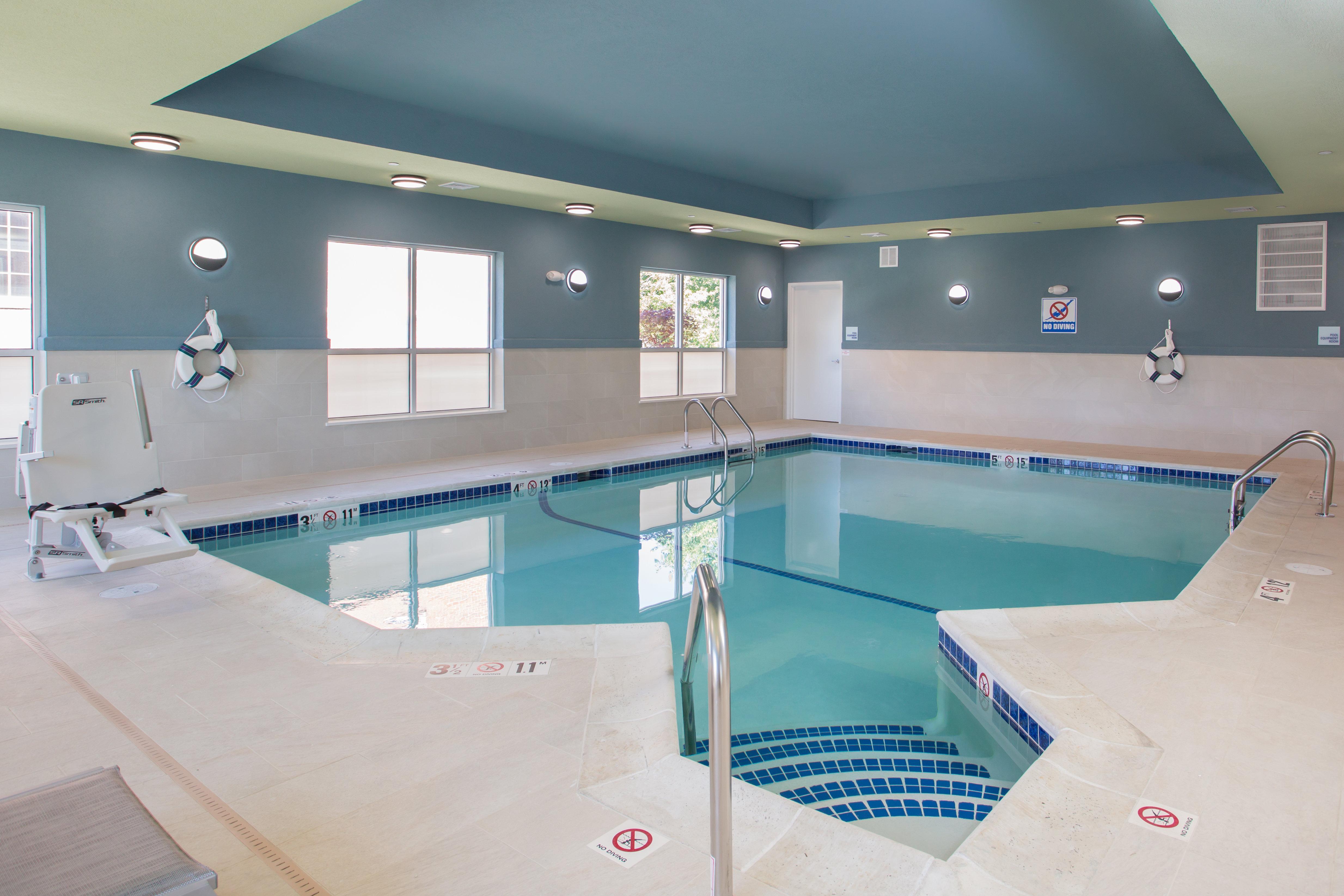 Holiday Inn Express Chelmsford By Ihg Esterno foto